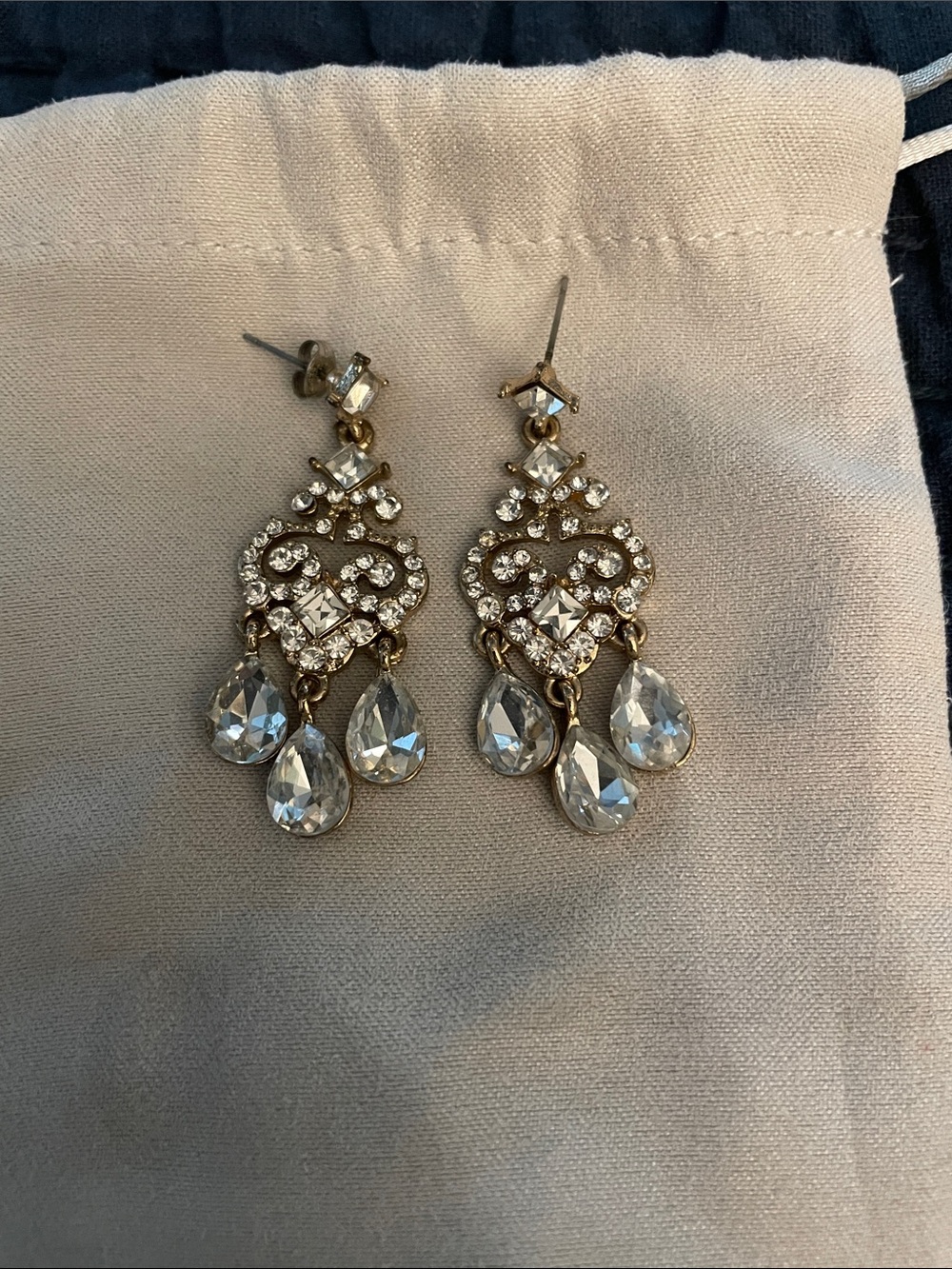 Source Unknown Gold Chandelier Earrings with Clear Crystal Teardrops